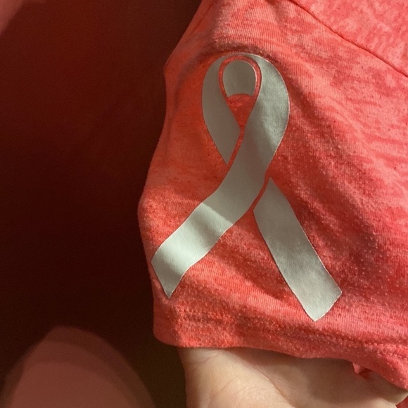 Under amour v neck tee shirt - Picture 2 of 4